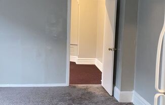 1 bed, 1 bath, 700 sqft, $1,250, Unit Unit 2B