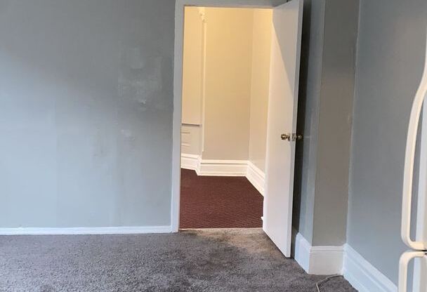 1 bed, 1 bath, 700 sqft, $1,250, Unit Unit 2B