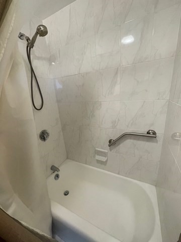 2 beds, 2 baths, 962 sqft, $3,900, Unit 1012