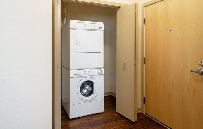 1 bed, 1 bath, 672 sqft, $1,285, Unit 602-113