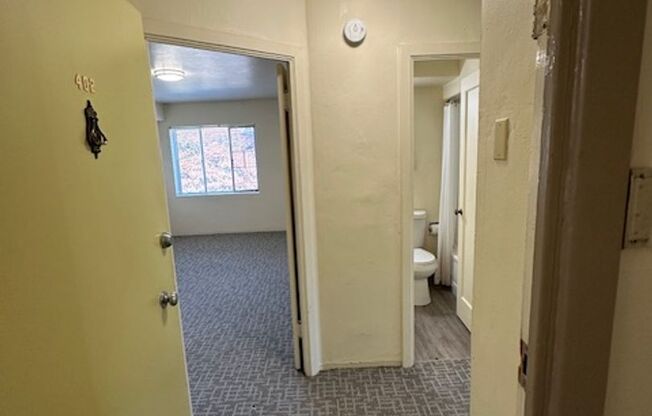 2 beds, 1 bath, 689 sqft, $1,375, Unit 402A