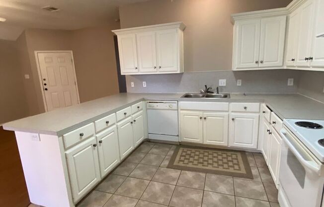 3 beds, 2 baths, 1,301 sqft, $1,245