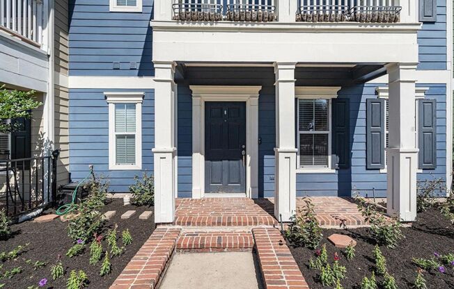 Stunning Victorian Townhouse!