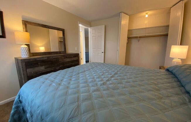 2 beds, 1 bath, 800 sqft, $1,600, Unit Apartment 11