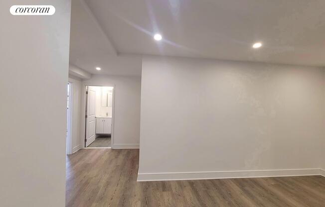 2 beds, 2 baths, 1,200 sqft, $7,500, Unit 11R