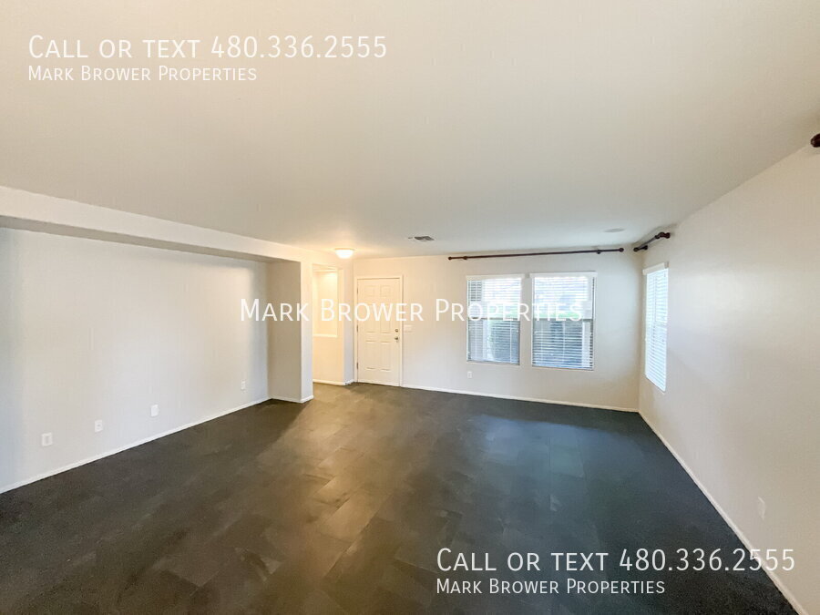 1073 S Hawk Lane