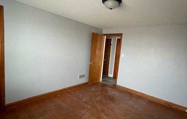 3 beds, 1 bath, 1,150 sqft, $1,250