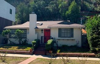 MOVE IN READY! Flexible floorplan w/4+2 in Studio City!