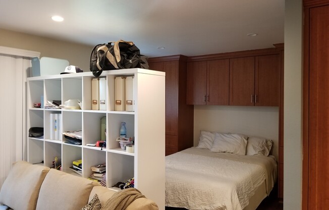 Studio, 1 bath, 480 sqft, $1,895, Unit 75-63