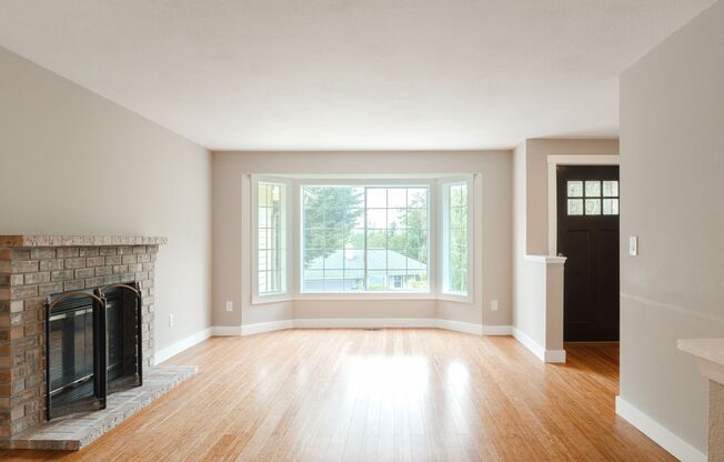 3 Bed - 1.5 Bath Home in Des Moines WA