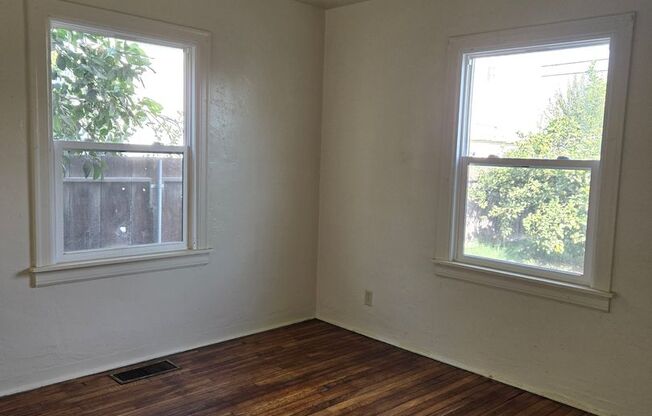 2 beds, 1 bath, $1,250