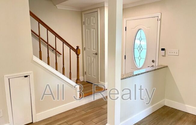 696 REDLAND DR