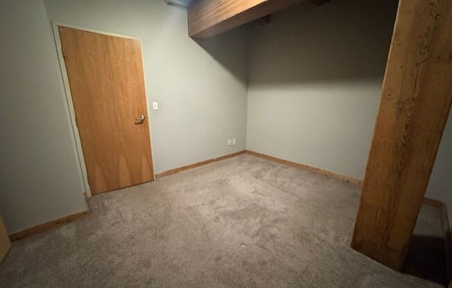 1 bed, 1 bath, 705 sqft, $1,299, Unit 343