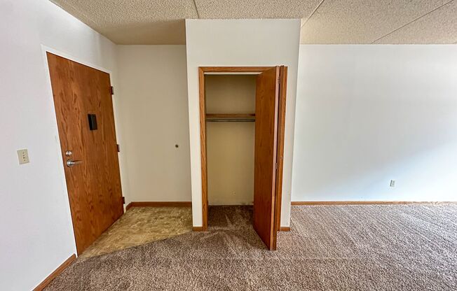 2 beds, 1 bath, $950