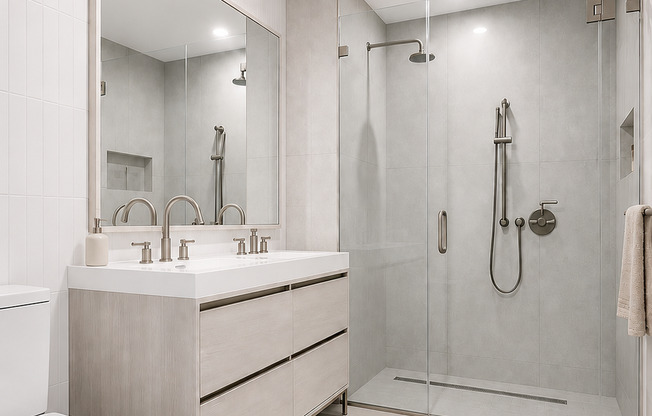 2 beds, 2 baths, $5,542, Unit 6L