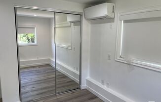 5901 1/2 ENCINO AVE