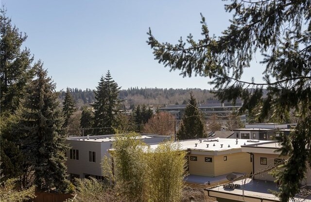 Fantastic East of Market St. home in Kirkland!