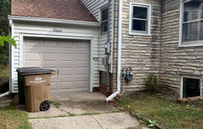 Charming 4-Bedroom Home in the Heart of Windsor Heights!