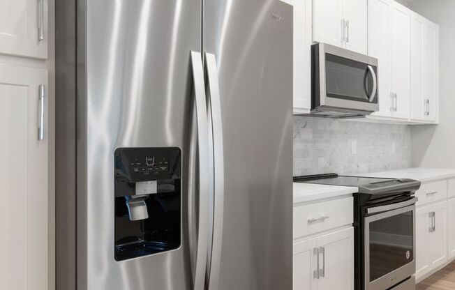 2 beds, 2 baths, $1,750, Unit 100