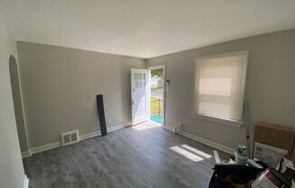 2 beds, 1 bath, $1,000