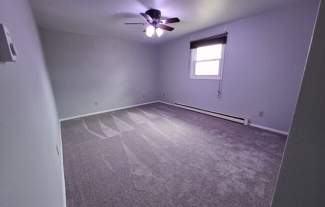 2 beds, 1 bath, $1,295, Unit 694 S. Olson Ave.