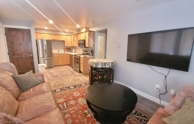 2 beds, 1 bath, $7,500, Unit 2 Bedroom