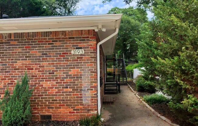Fully Renovated East Point Gem – Minutes from Downtown ATL College Park Eateries and Delta!