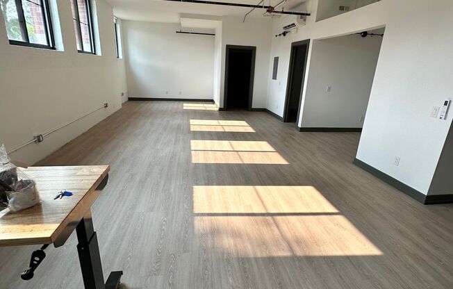 1 bed, 1 bath, 1,050 sqft, $1,950, Unit 2219-028