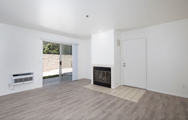 2 beds, 2 baths, $2,295, Unit 5650-03