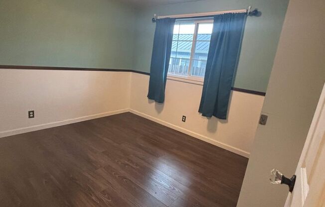 3 beds, 1 bath, $2,000