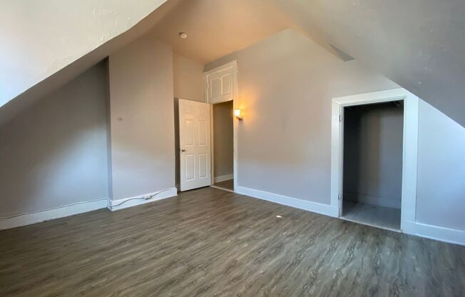 6 beds, 3 baths, 2,500 sqft, $4,950, Unit House Rental