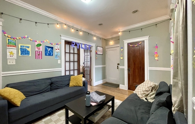 10 GREENWAY CT