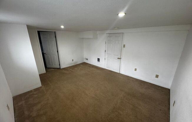 1 bed, 1 bath, $1,400, Unit # B