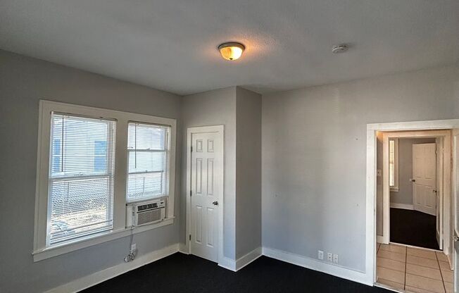 2 beds, 1 bath, $1,195