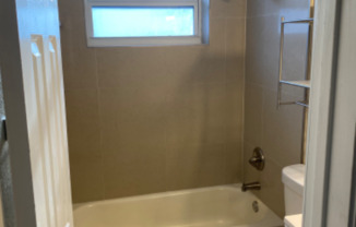 1235 NW 40 ST