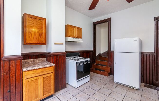 3 beds, 1.5 baths, $1,995, Unit 607