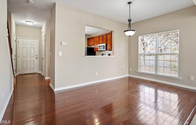 305 ANTERBURY DR