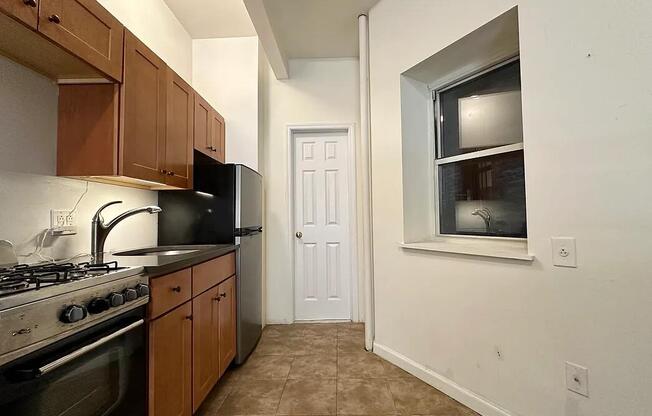 535 E 87 ST