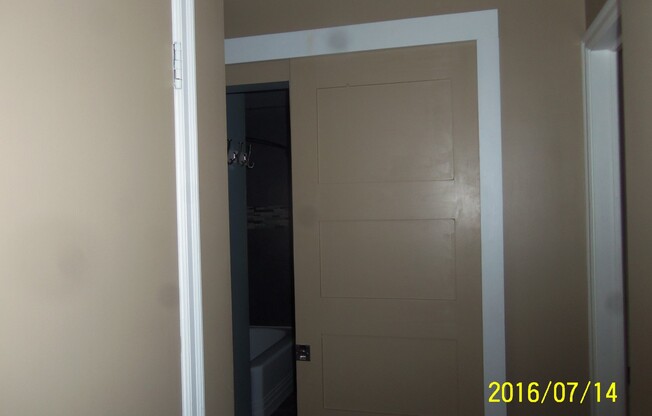 2 beds, 1 bath, $1,300