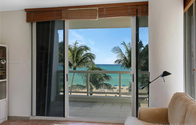 4201 COLLINS AVE