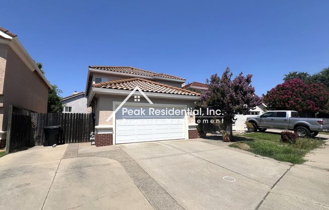 Very Nice 4bd/3ba Roseville House With 2 Car Garage And Pool!