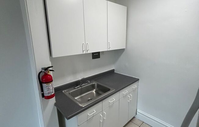 1 bed, 1 bath, 480 sqft, $1,800, Unit B07