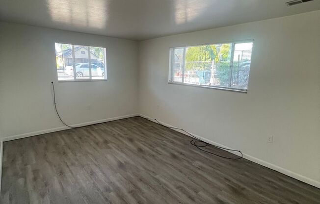 1113 W Arroyo Ave