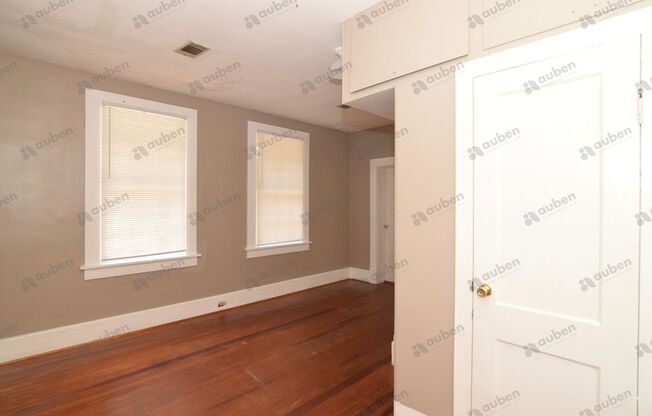 2 beds, 1 bath, $1,050, Unit Apt. A