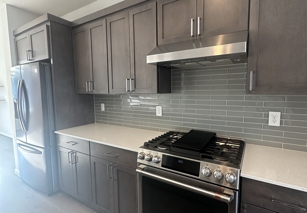 7629 NE 122 CT
