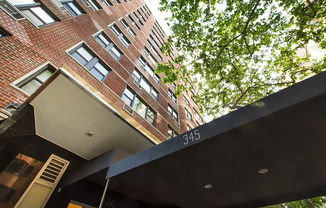 345 E 52 ST