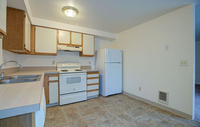 #442 WOODSIDE ESTATES APARTMENTS