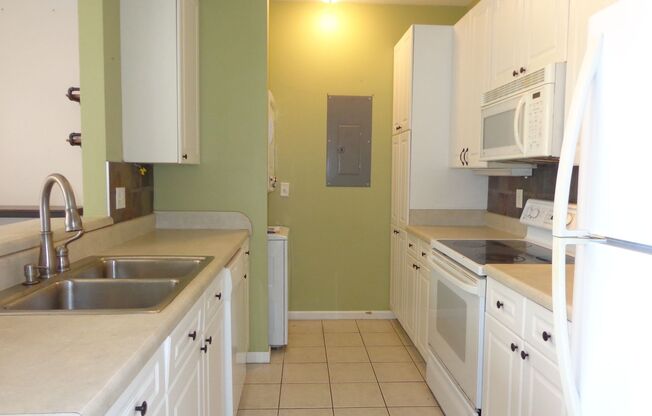 2 beds, 2.5 baths, $1,995