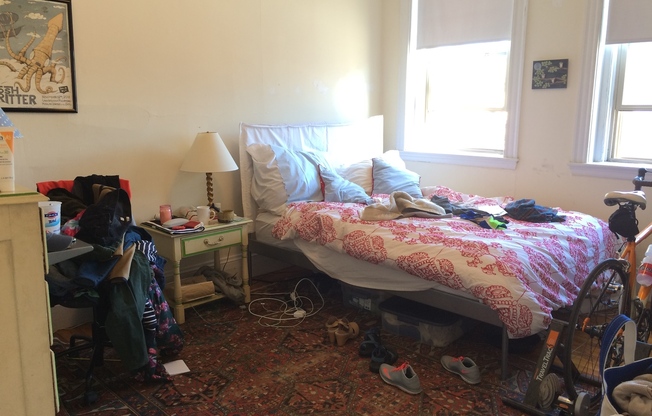 2 beds, 1 bath, 710 sqft, $3,100, Unit 01-010