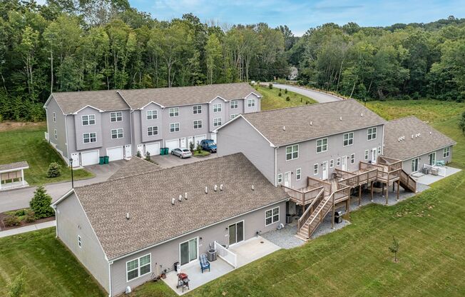 Ledyard Meadows - Bld 100 &amp; 200